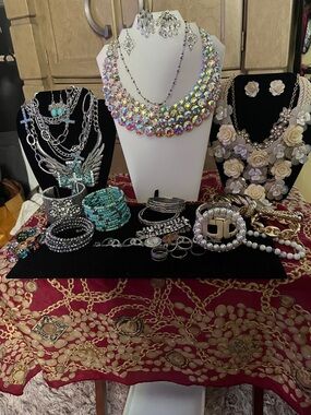 *Jewelry Bundles*